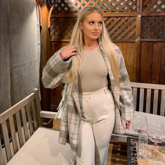 Meet your Posher, Andrea - Picture 2 of 14